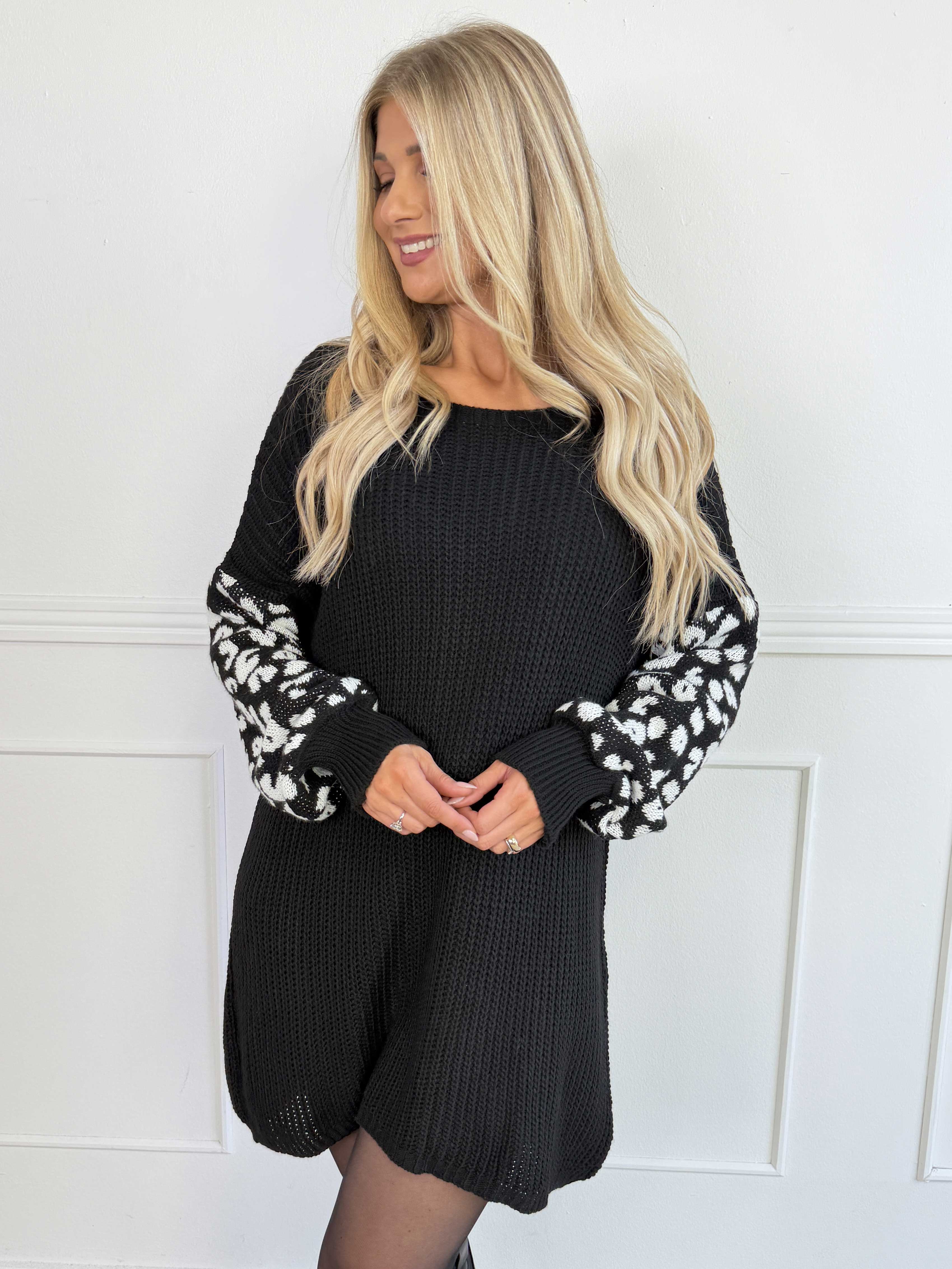 Alvas - Sød og feminin strik med fine ærmer i et trendy leopardprint